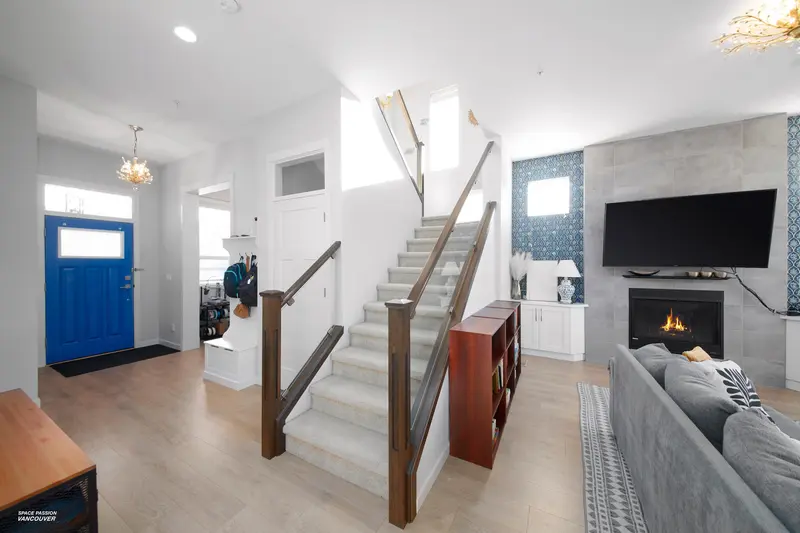 11263 243B STREET - photo 3 of 25