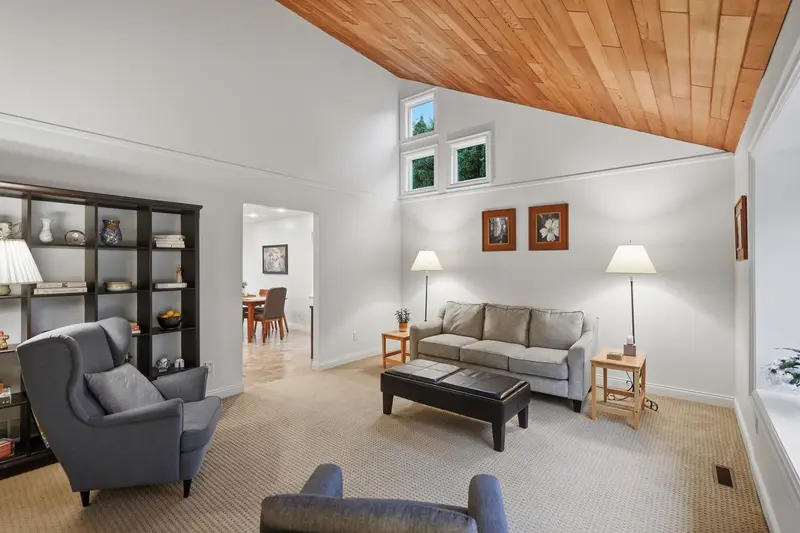 6498 131A STREET - photo 4 of 25