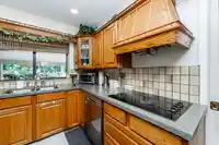 9884 158A STREET - thumbnail 11