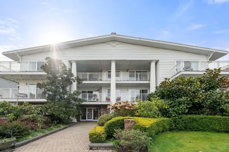 203 1066 W 13TH AVENUE - photo 3 of 25