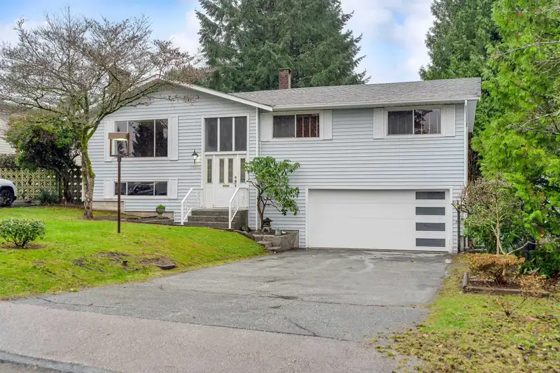 15110 PHEASANT DRIVE - photo 2 of 38