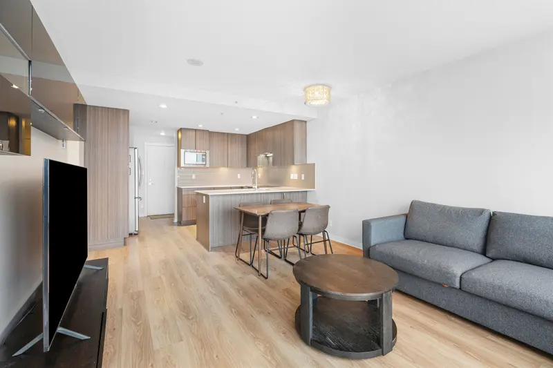 1602 125 COLUMBIA STREET - photo 3 of 11