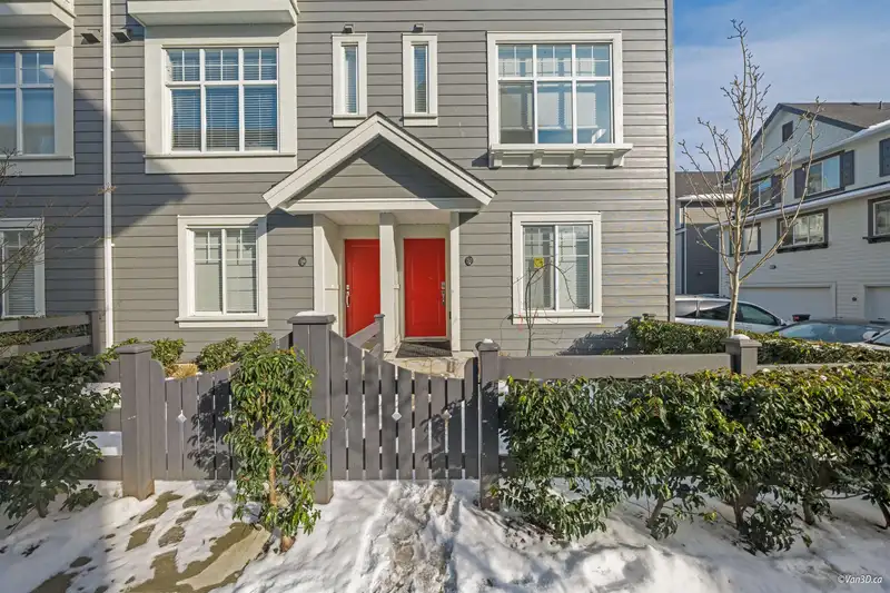 57 15778 85 AVENUE - photo 2 of 36