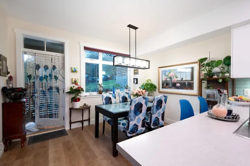 1078 FOXGLOVE LANE - photo 3 of 17