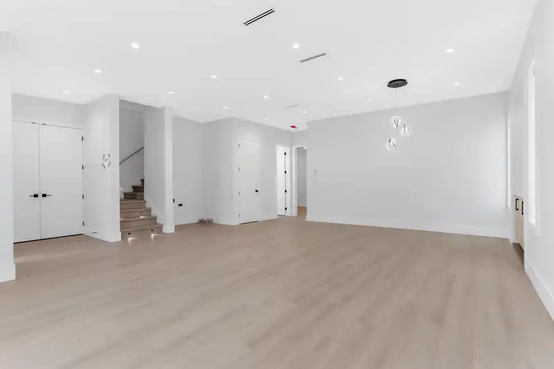 5936 168 STREET STREET - photo 3 of 31