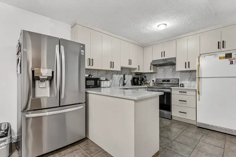 13293 71B AVENUE - photo 2 of 26