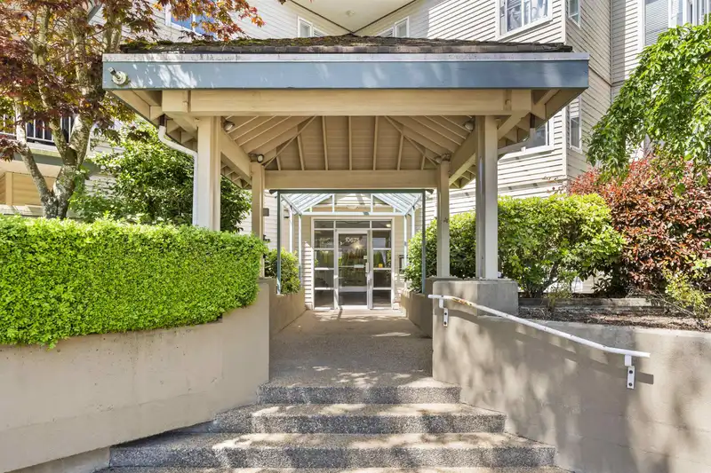304 10675 138A STREET - photo 2 of 22