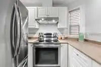 25 8289 121A STREET - thumbnail 12