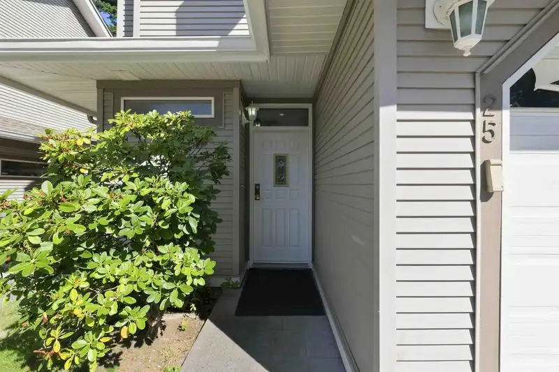 25 8289 121A STREET - photo 3 of 25