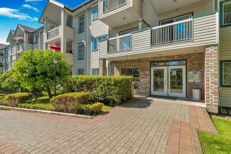 108 13911 70 AVENUE - photo 3 of 37