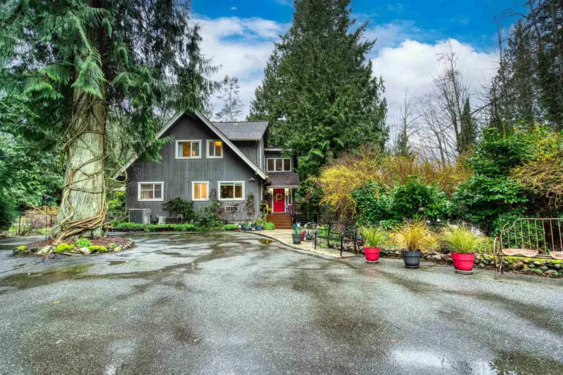 20017 FERNRIDGE CRESCENT - photo 1 of 25