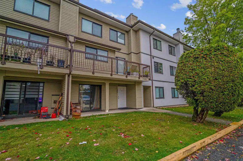 102 7150 133 STREET - photo 1 of 33