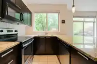 205 10455 UNIVERSITY DRIVE - thumbnail 3