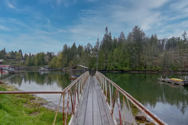 4618 GERRANS BAY ROAD - photo 4 of 25