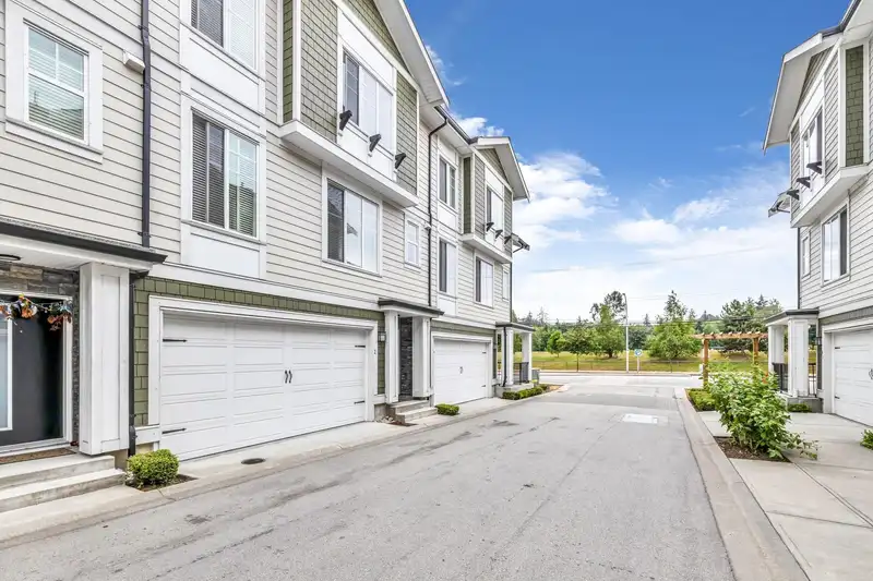 2 14499 64 AVENUE - photo 4 of 22