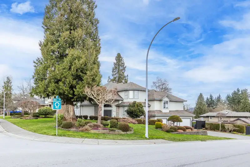 9012 162A STREET - photo 3 of 40