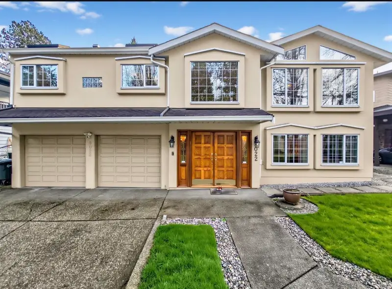 8022 LAKEFIELD DRIVE - photo 2 of 25