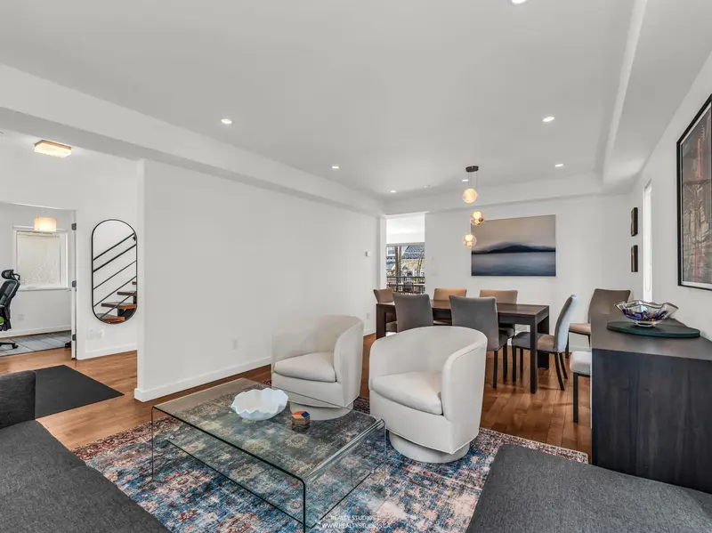 132 W 22ND AVENUE - photo 4 of 25