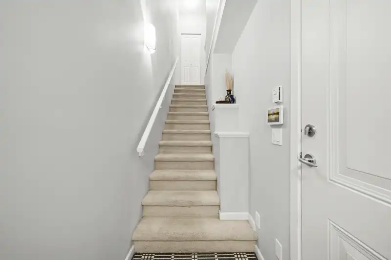 27 19505 68A AVENUE - photo 4 of 32
