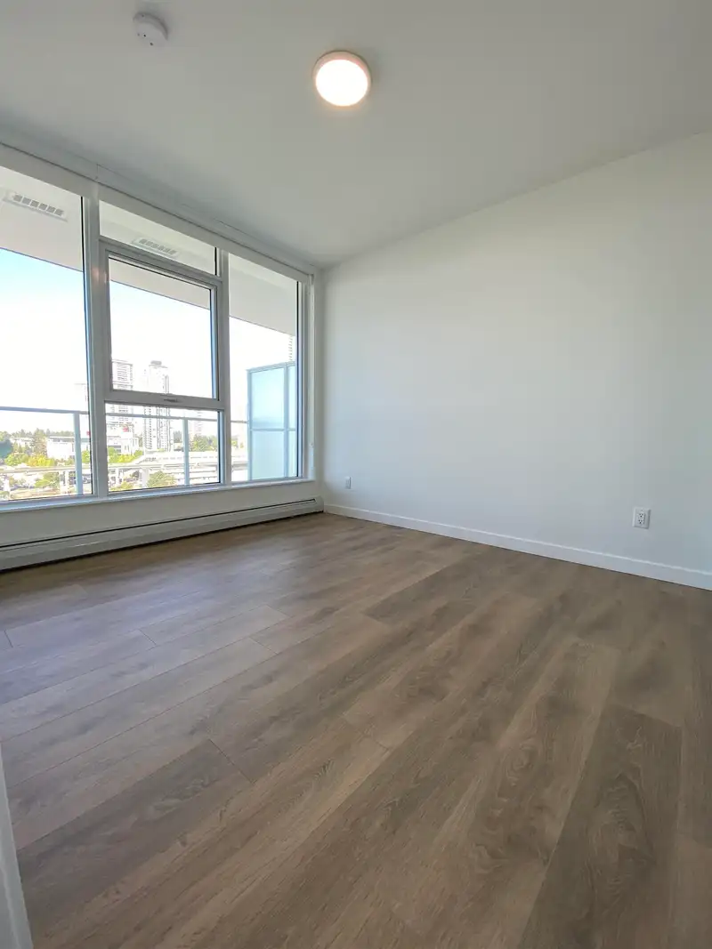 1208 13685 102 AVENUE - photo 3 of 13