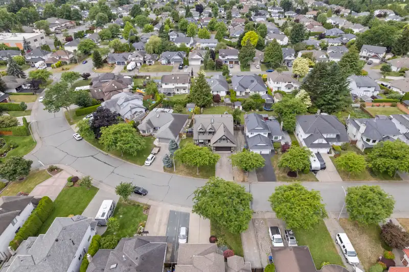 6105 187A STREET - photo 3 of 37