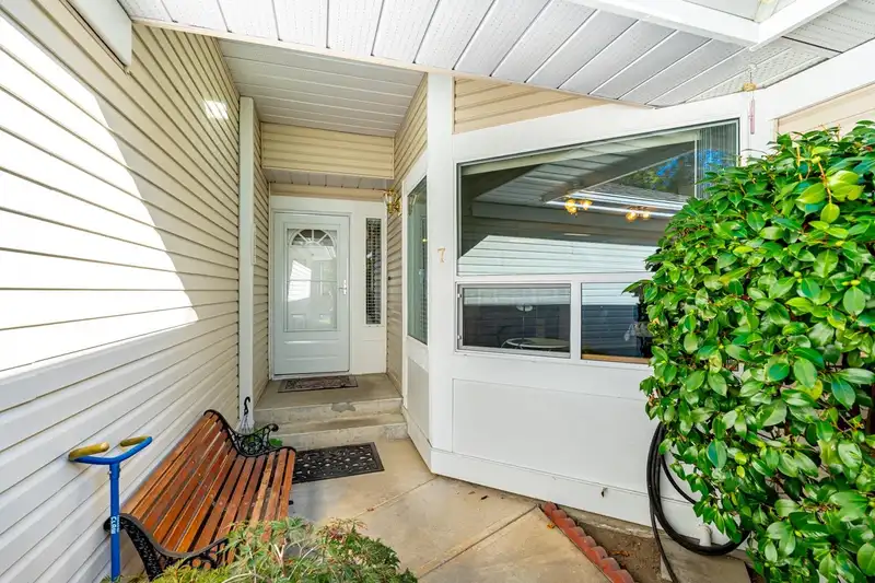 7 6452 121 STREET - photo 4 of 40