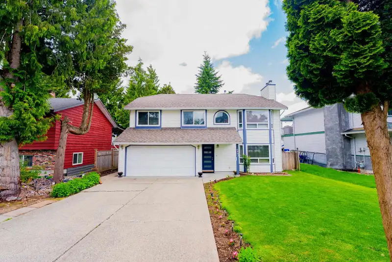 9462 159A STREET - photo 1 of 13