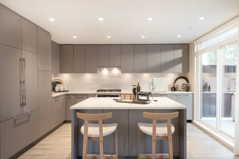 177 1330 WELLON STREET - photo 1 of 10