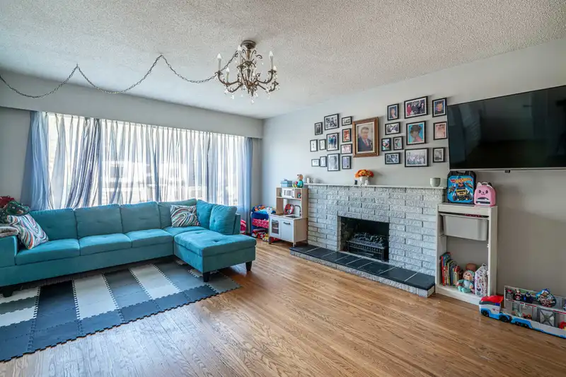 14858 BLACKBIRD CRESCENT - photo 4 of 26