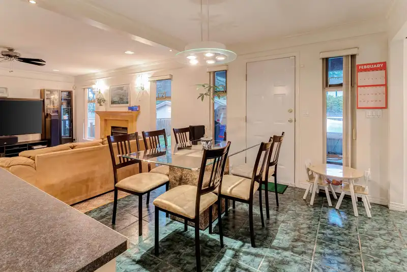 9860 123 STREET - photo 4 of 36