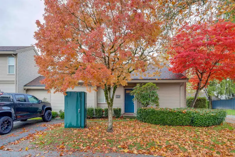6101 W GREENSIDE DRIVE - photo 1 of 7
