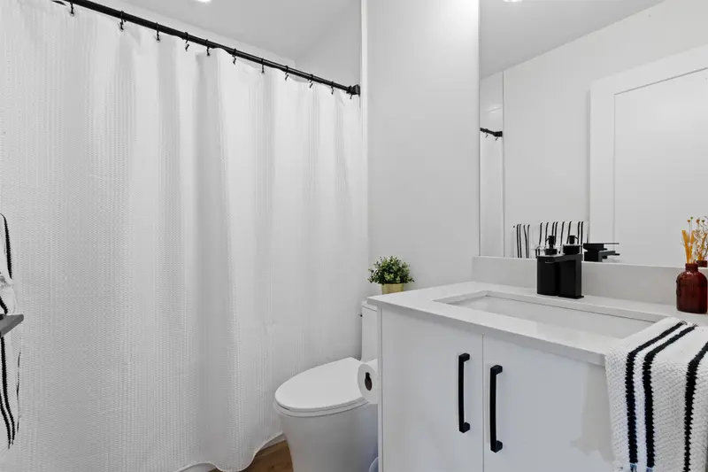 311 20286 72B AVENUE - photo 3 of 25