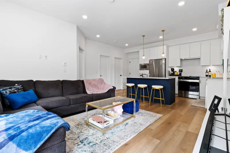 311 20286 72B AVENUE - photo 4 of 25