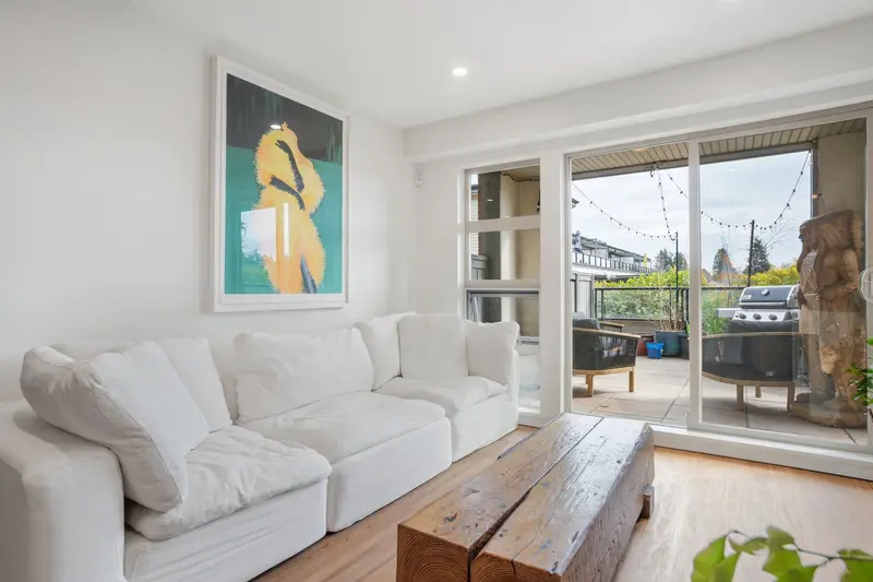 218 4550 FRASER STREET - photo 2 of 25