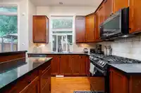 6075 165A STREET - thumbnail 10