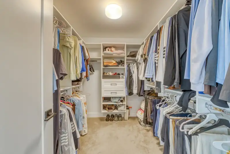 16568 104 AVENUE - photo 4 of 40