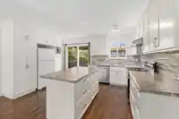 6051 195A STREET - thumbnail 9
