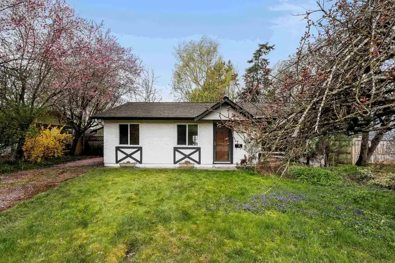 5697 180 STREET - photo 2 of 4