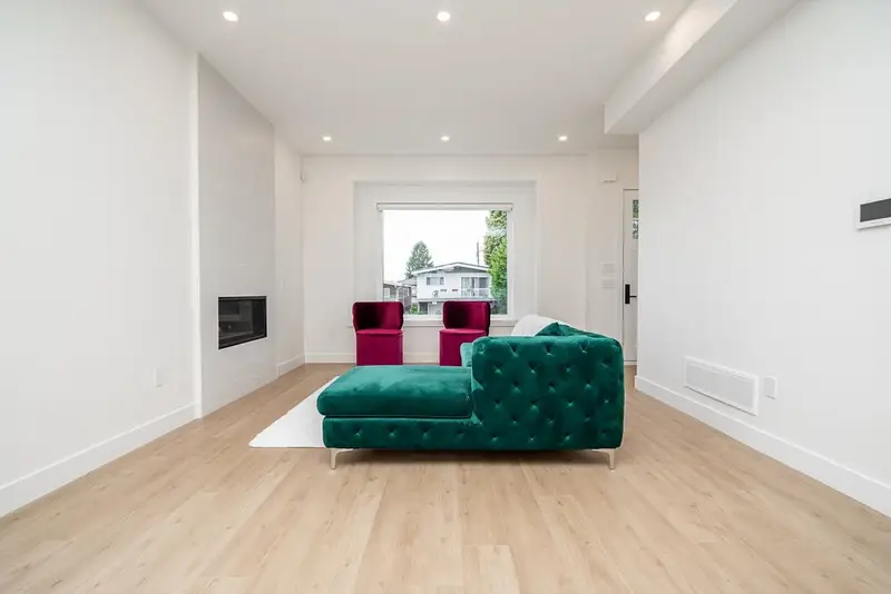 128 N GROSVENOR AVENUE - photo 4 of 25