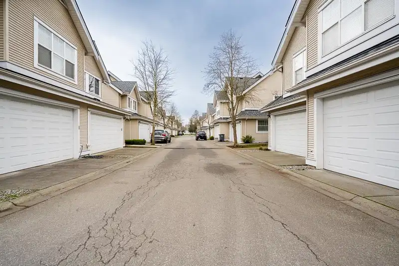 34 17097 64 AVENUE - photo 3 of 34