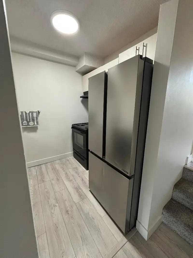 58 17710 60 AVENUE - photo 2 of 24