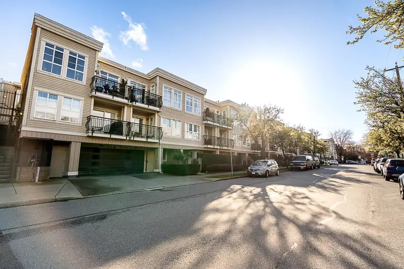 310 678 W 7TH AVENUE - photo 1 of 25