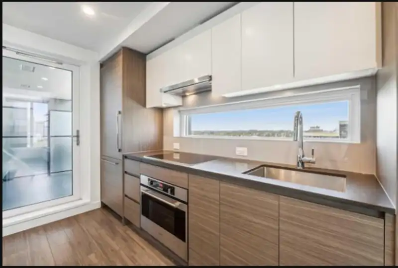 1704 13615 FRASER HIGHWAY - photo 4 of 5