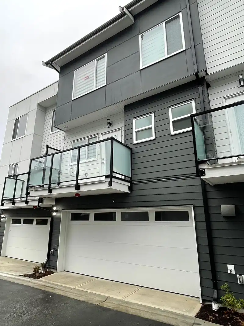 8 9652 162A STREET - photo 2 of 35