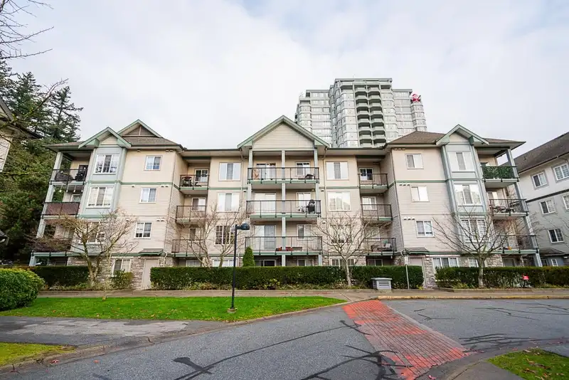 303 14859 100TH AVENUE - photo 1 of 32