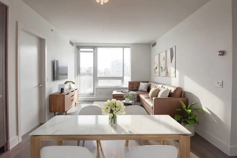 623 5233 GILBERT ROAD - photo 4 of 21