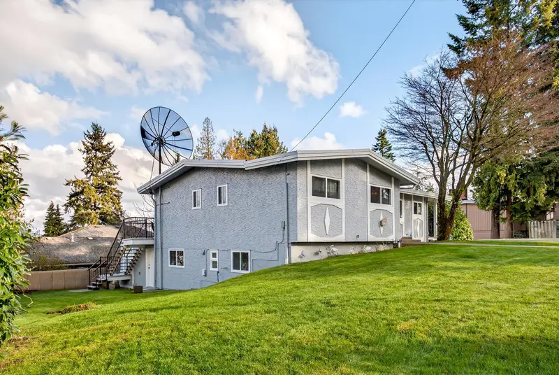 1843 EASTERN DRIVE - photo 3 of 25