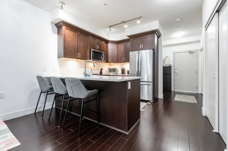 205 2436 KELLY AVENUE - photo 2 of 20