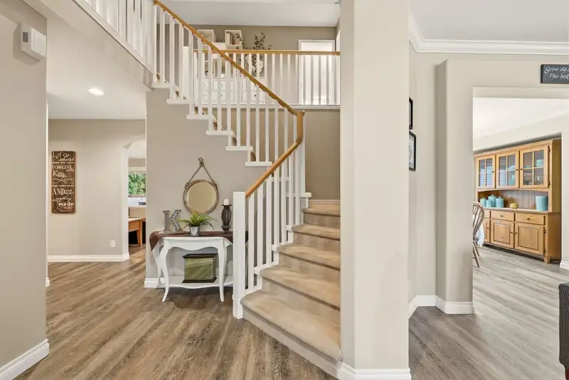 17882 68 AVENUE - photo 3 of 38