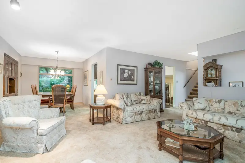 21073 43 AVENUE - photo 3 of 25